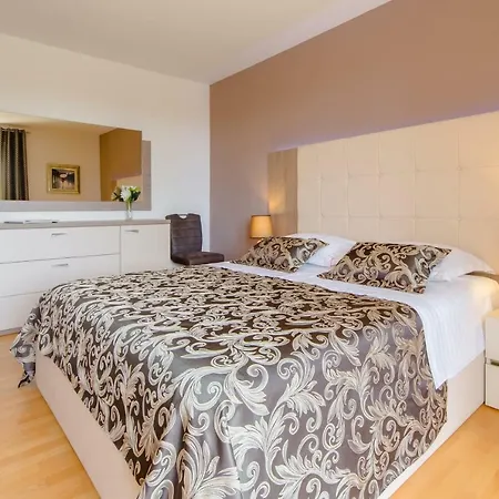 Apartment Leonarda Split