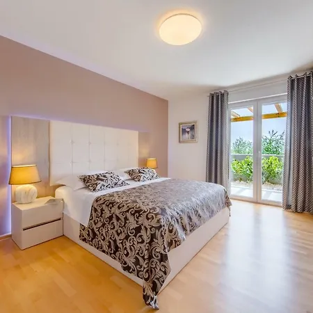 Apartment Leonarda Split