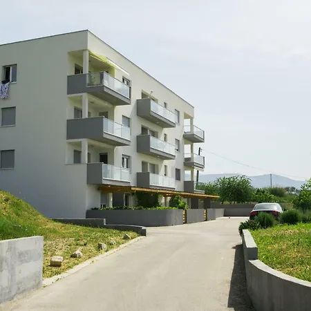 Leonarda Apartment *