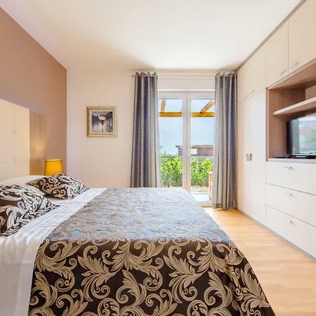 Leonarda Apartment